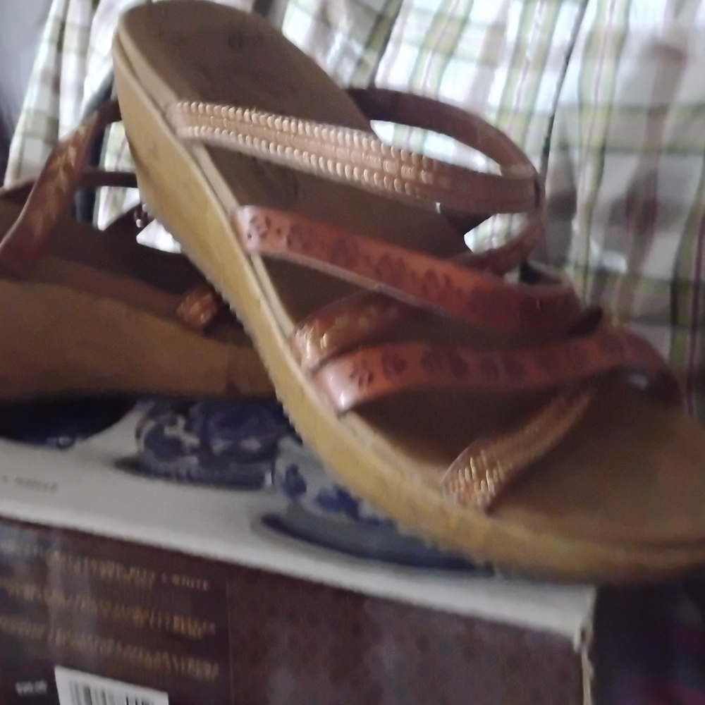 Skechers Tan Wedge Sandals